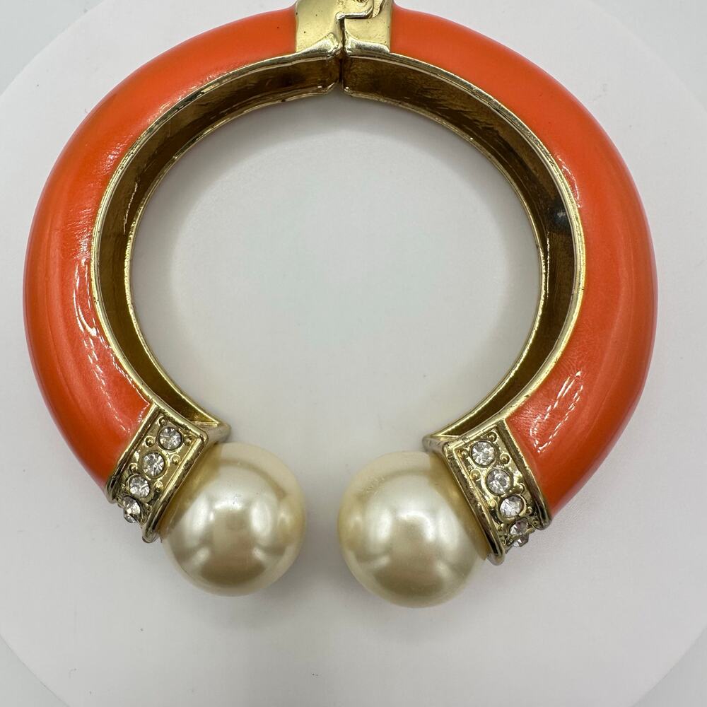 French gold tone orange enamel rhinestones faux pearls clamper bangle bracelet - Picture 3 of 7